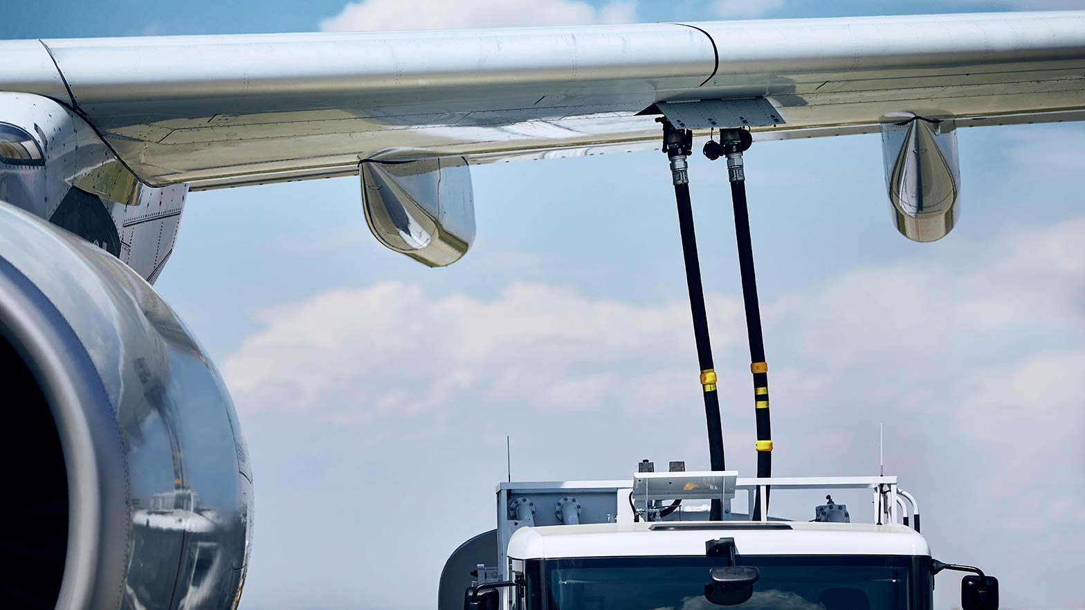 airplane close up - Yas Marina joins coalition to help reduce aviation carbon intensity